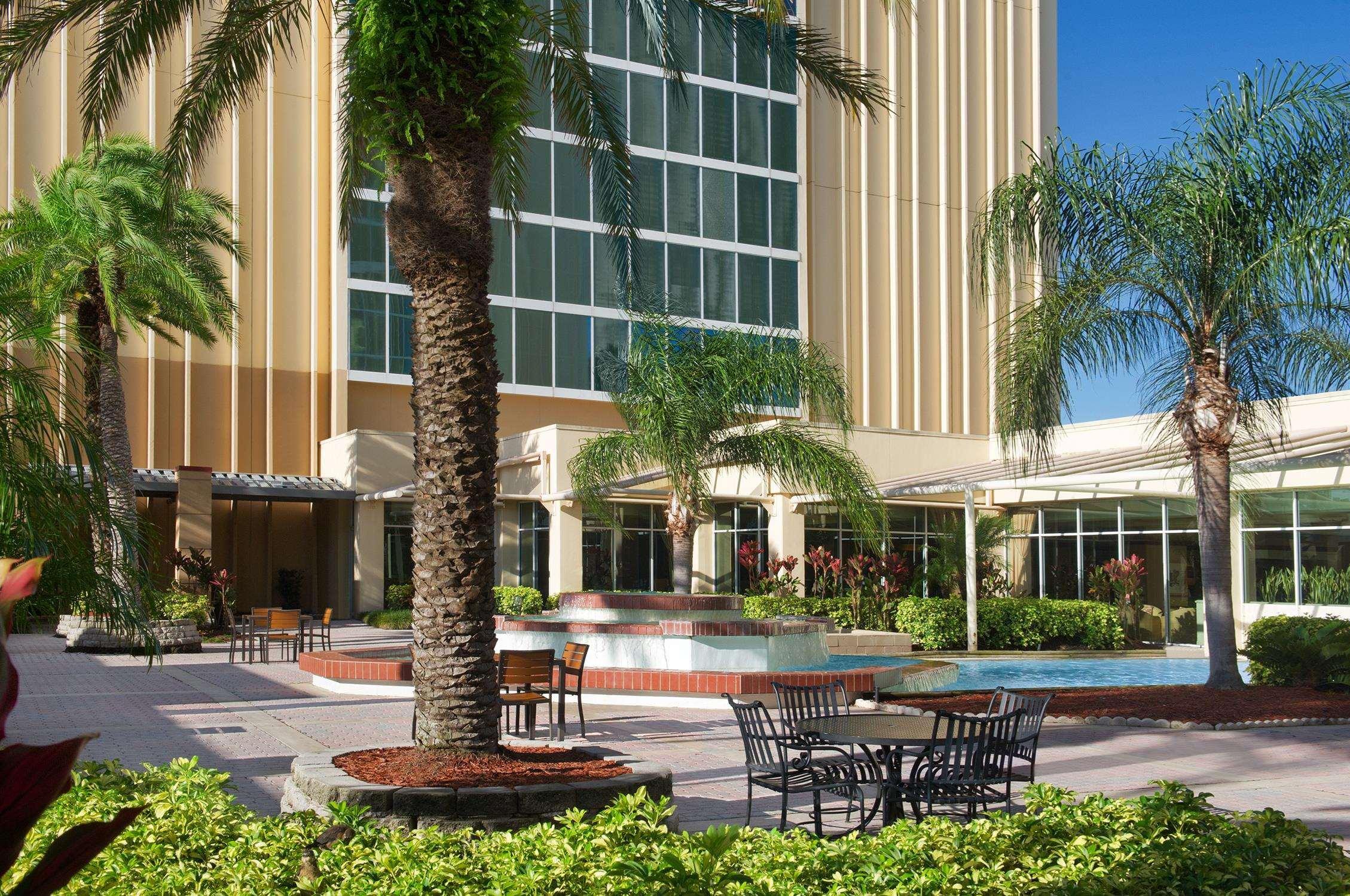 Doubletree By Hilton At The Entrance To Universal Orlando Buitenkant foto